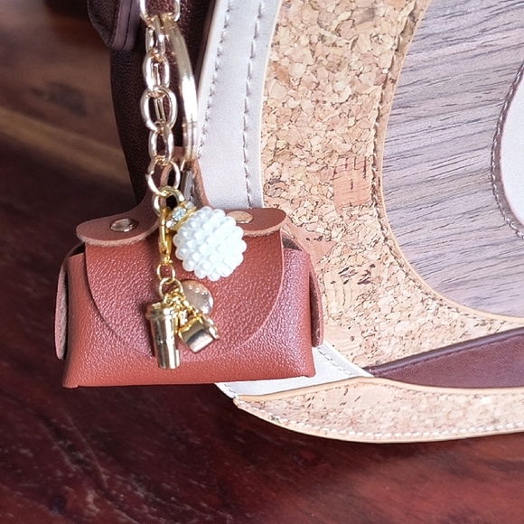 Brown Vegan Leather Keychain Holder with Gold Coffee Theme Charms. New - Picture 5 of 6